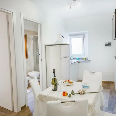 Marechiaro House *
